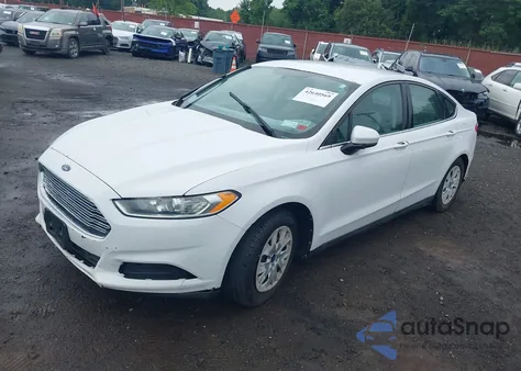 2013 Ford Fusion S z USA, uszkodzony, nr VIN 3FA6P0G77DR107308
